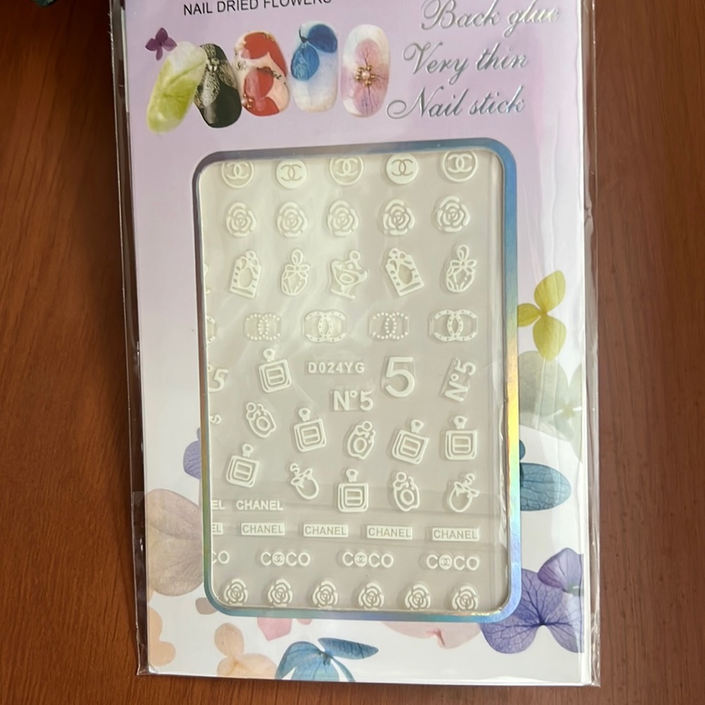 LUXURY NAIL STICKERS